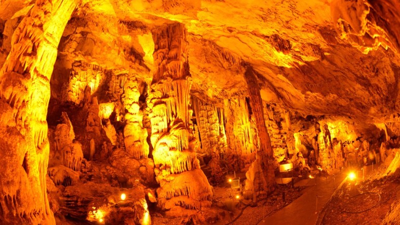 Yerin Altındaki Görkem 8 Salonda Saklı Doğa Harikası