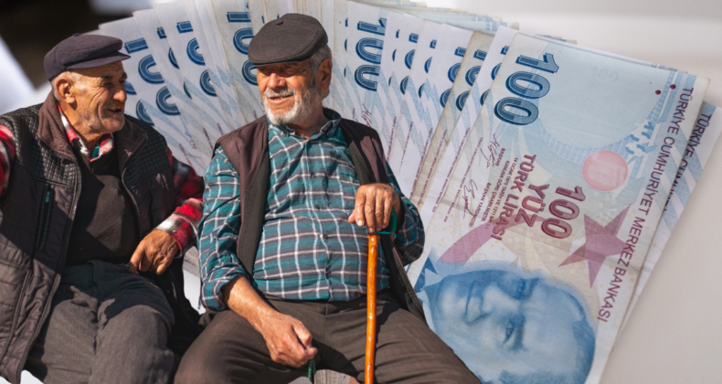 Emeklilere 12 Bin TL’ye Kadar Nakit Destek Yeni Dönem Başladı