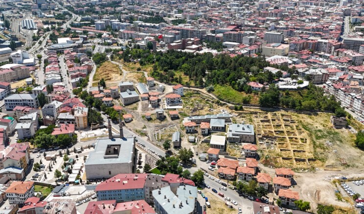 Sivas Kalesi’nde Tarih Yeniden Yazılıyor